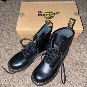*SOLD*.  Dr. Martens 1460 boots size US 7, EU 38.